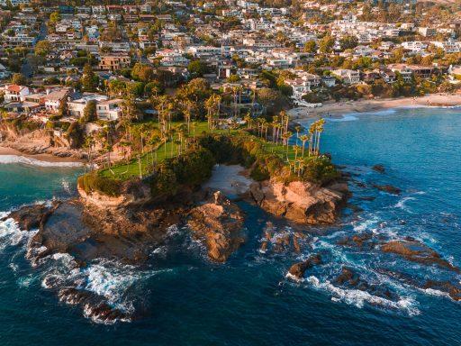 drone shot of shaws cove in orange county california